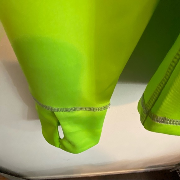 Melaleuca gorgeous lime green reflective jacket. Clean - Picture 3 of 6